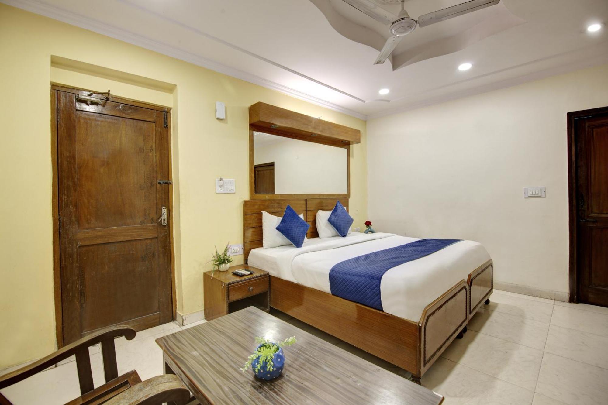 Hotel The Eden Park Noida Buitenkant foto